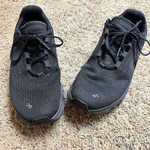 Women’s cloudmonster on clouds